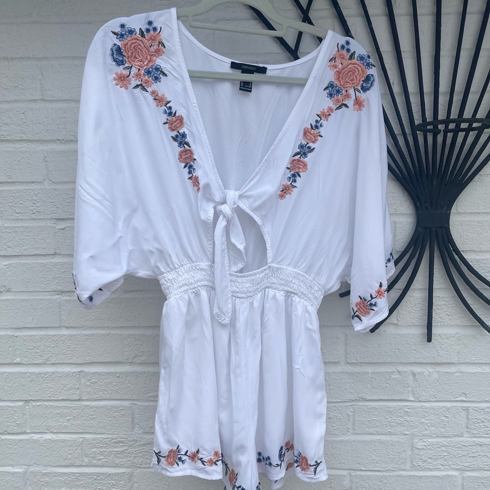 Forever 21. Coverup  Size M